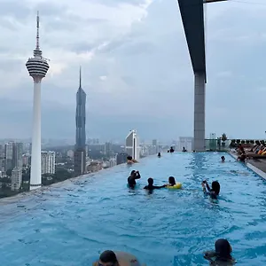 Faced Platinum Klcc Apartment